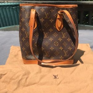 Louis Vuitton bucket tote